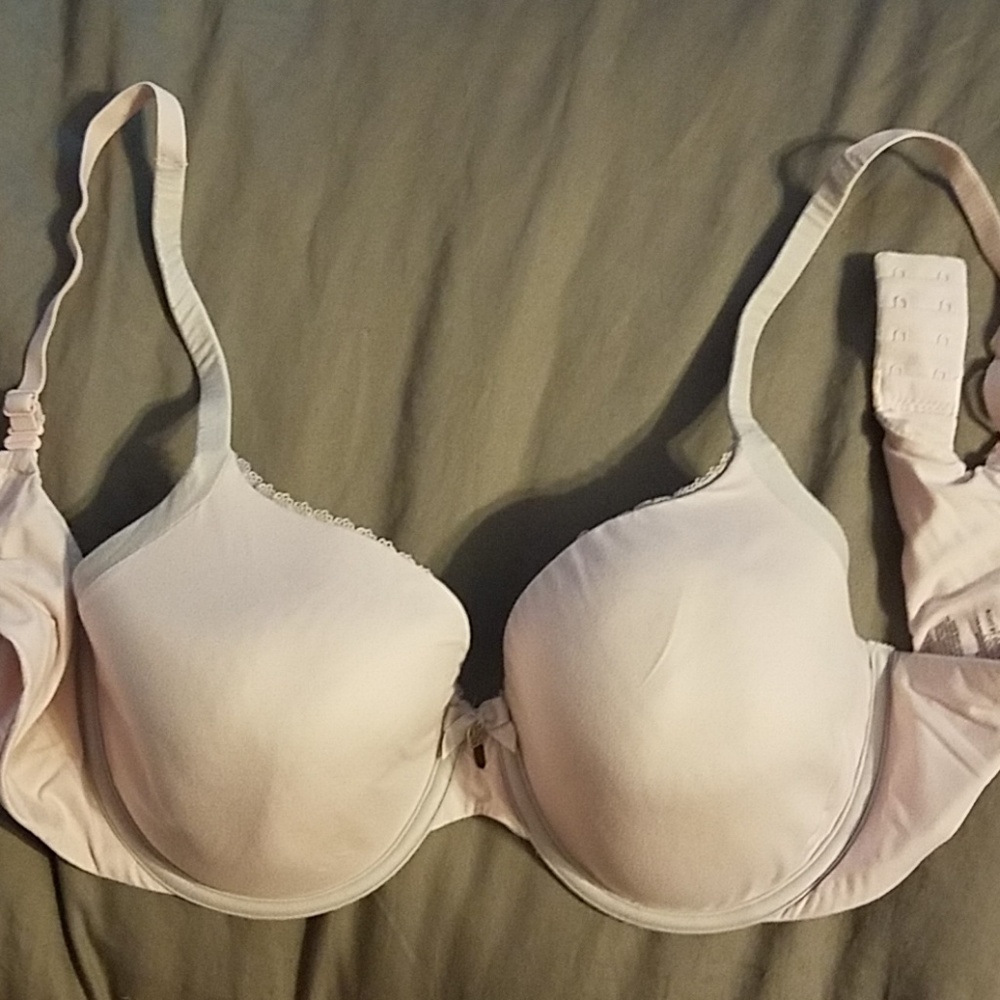 Body by Victoria 38C lined perfect coverage bra